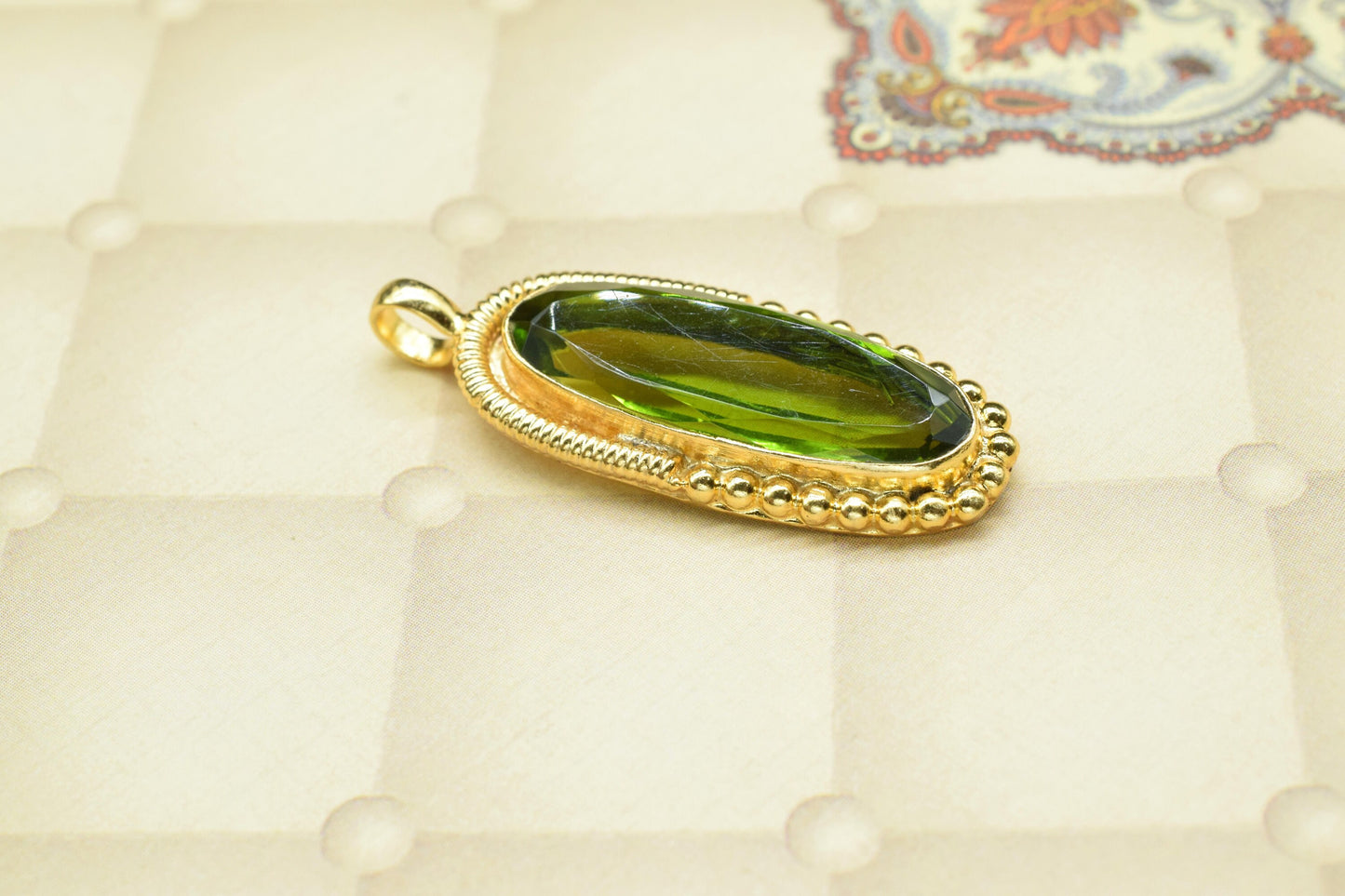 Peridot Quartz Pendant Charm,Green Gemstone Pendant,Handmade Craft,Oval Shape Pendant Jewelry,Statement Pendant,Loop Pendant,Brass Pendant