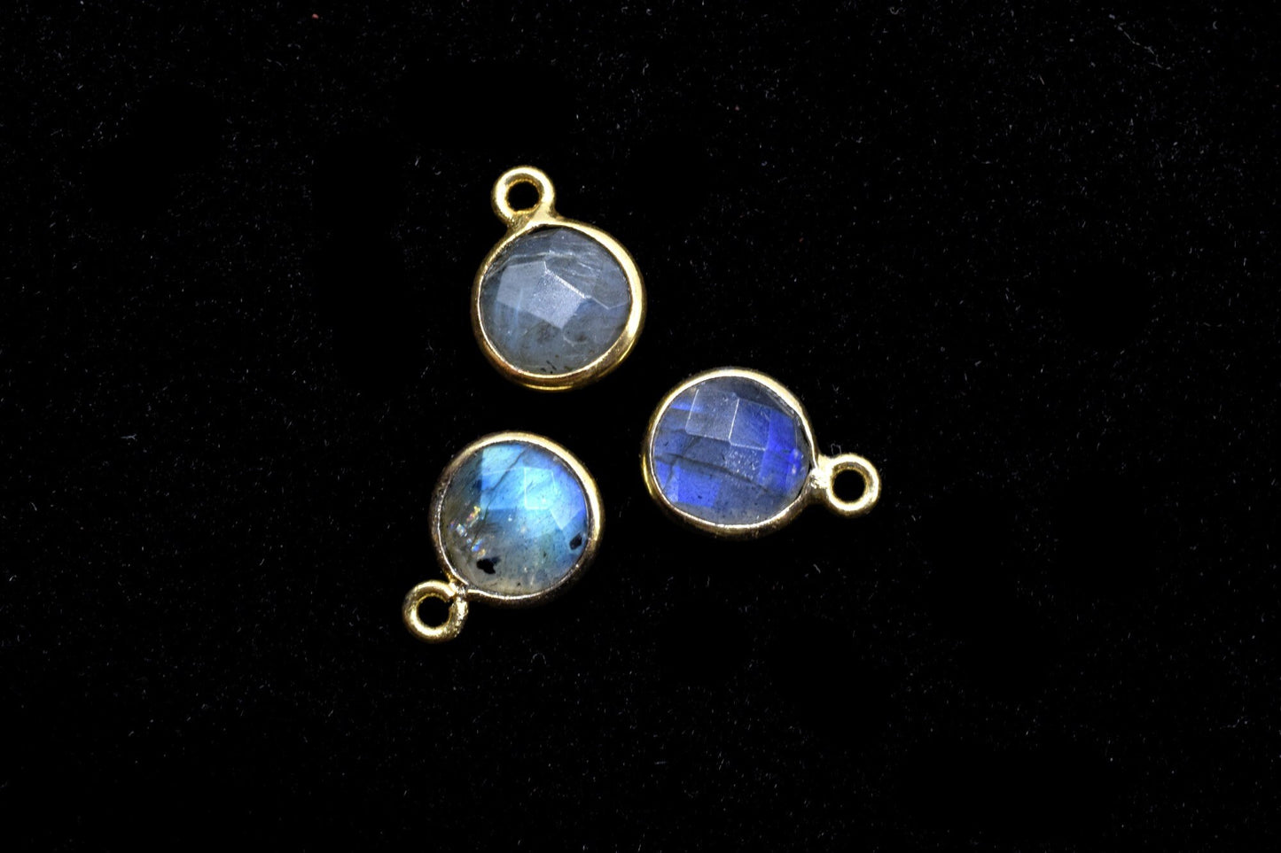 Labradorite 8mm charm,Labradorite Pendant,Labradorite Round Gold Plated bezel,Labradorite Vermeil Bezel,jewelry making charm,Brass connector