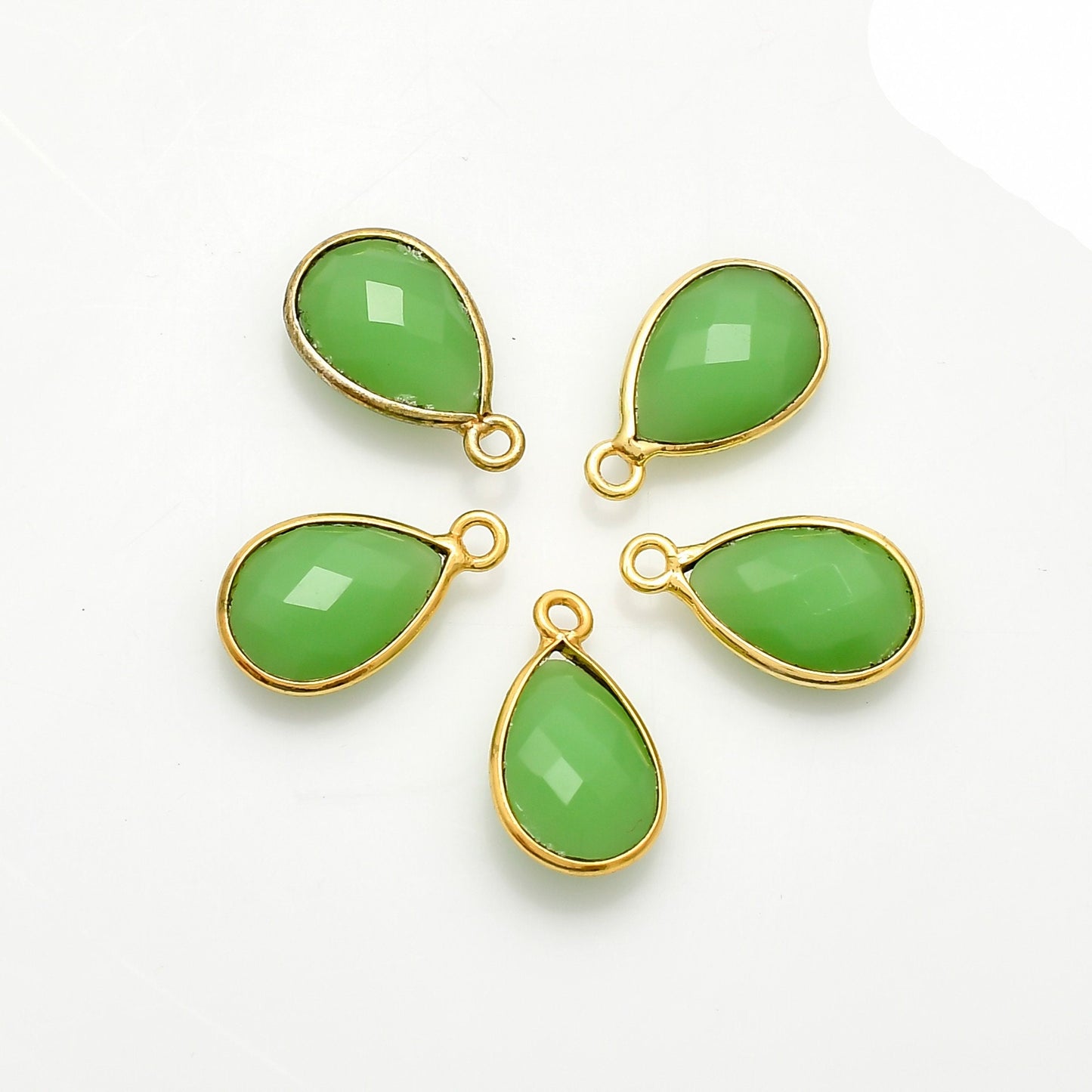 Chrysoprase Bezel Charms Pendant,7x10mmPear Shape Gold Plated bezel ,Chrysoprase Bezel Charm,jewelry making charms,Gemstone connector,charms