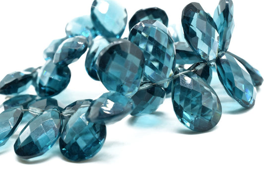 Moss Kyanite 10X15mm Faceted Pear Shape Briolettes,Jewelry Making Gemstone,Finest Quality Briolettes,Kaynite Briolette,Kaynite Teardrop bead