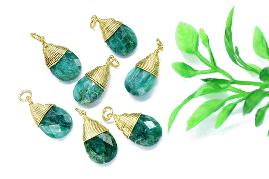 Natural Emerald Teardrop Faceted Connector,Gemstone Wire Wrapped Pendant,Loop jewelry,Pendant Jewelry,Wire Wrapped Necklace,Emerald Jewelry