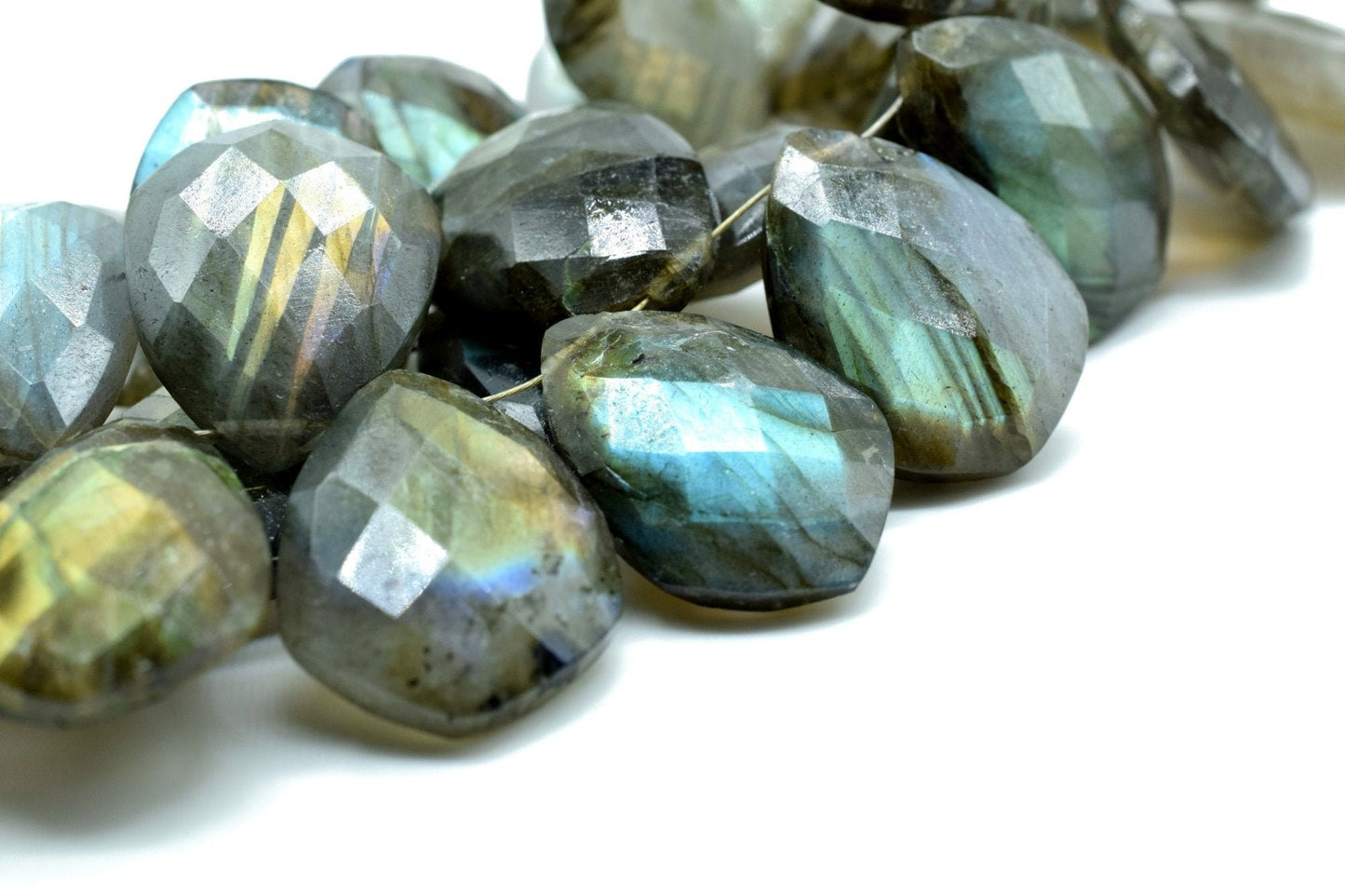 Labradorite 15x20mm Faceted Pear Shape Briolettes,Tie Shape Briolettes,Pear Shape Briolettes,Semiprecious Briolettes,jewelry making beads
