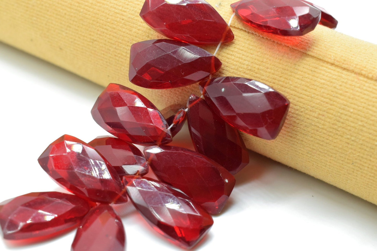 Natural Garnet Briolettes,10x18mm Trillion Faceted Beads,Garnet pyramid shape beads,Garnet Trillion Shape Briolettes,Garnet faceted beads