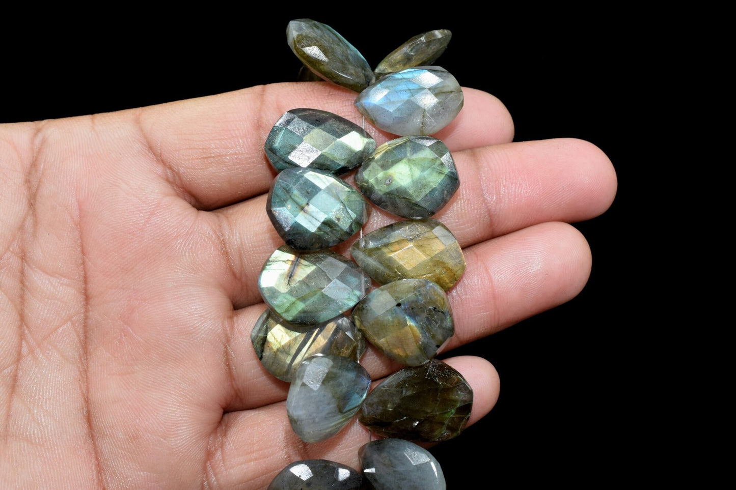 Labradorite 15x20mm Faceted Pear Shape Briolettes,Tie Shape Briolettes,Pear Shape Briolettes,Semiprecious Briolettes,jewelry making beads