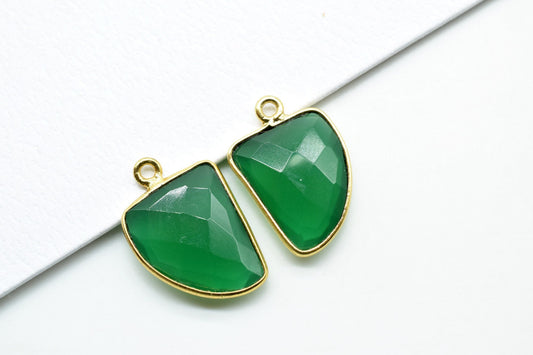 Green Onyx 12x15mm Horn shape single bail charms,Green Onyx fancy pendant,Green Onyx Gold Plated bezel,jewelry making charms,Horn connectors