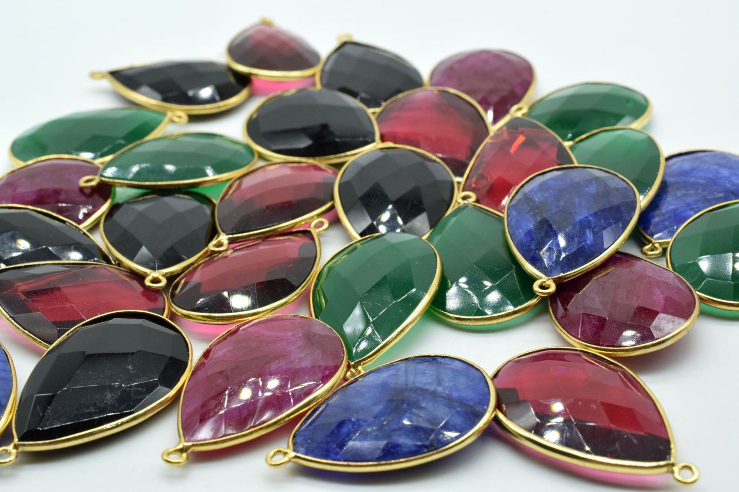 Green Onyx 20x30mm Pear shape single loop charm,Brass Gold Plated bezel,Green Onyx Faceted Connector,Green Onyx Bezel Pendant,Onyx earrings