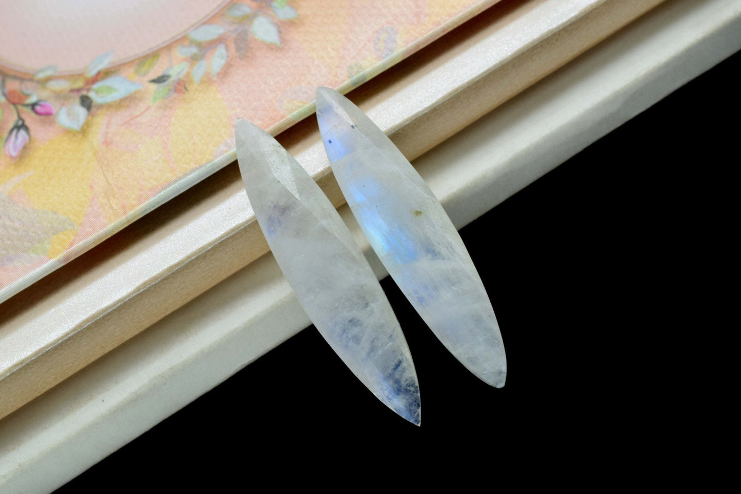 Rainbow Moonstone 7x34mm Briolette Pear,Moonstone Marquise Faceted Briolettes,Flashy Moonstone Beads,Moonstone Briolettes,Moonstone Jewelry