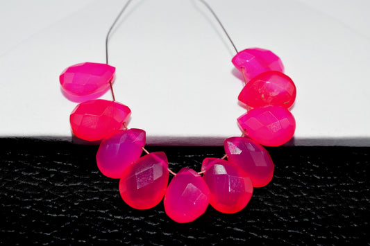 Fushia color Teardrop 7x10mm Briolettes,Pink chalcedony Side drilled Briolette,Handmade Briolette,Hot Pink Chalcedony Teardop briolettes