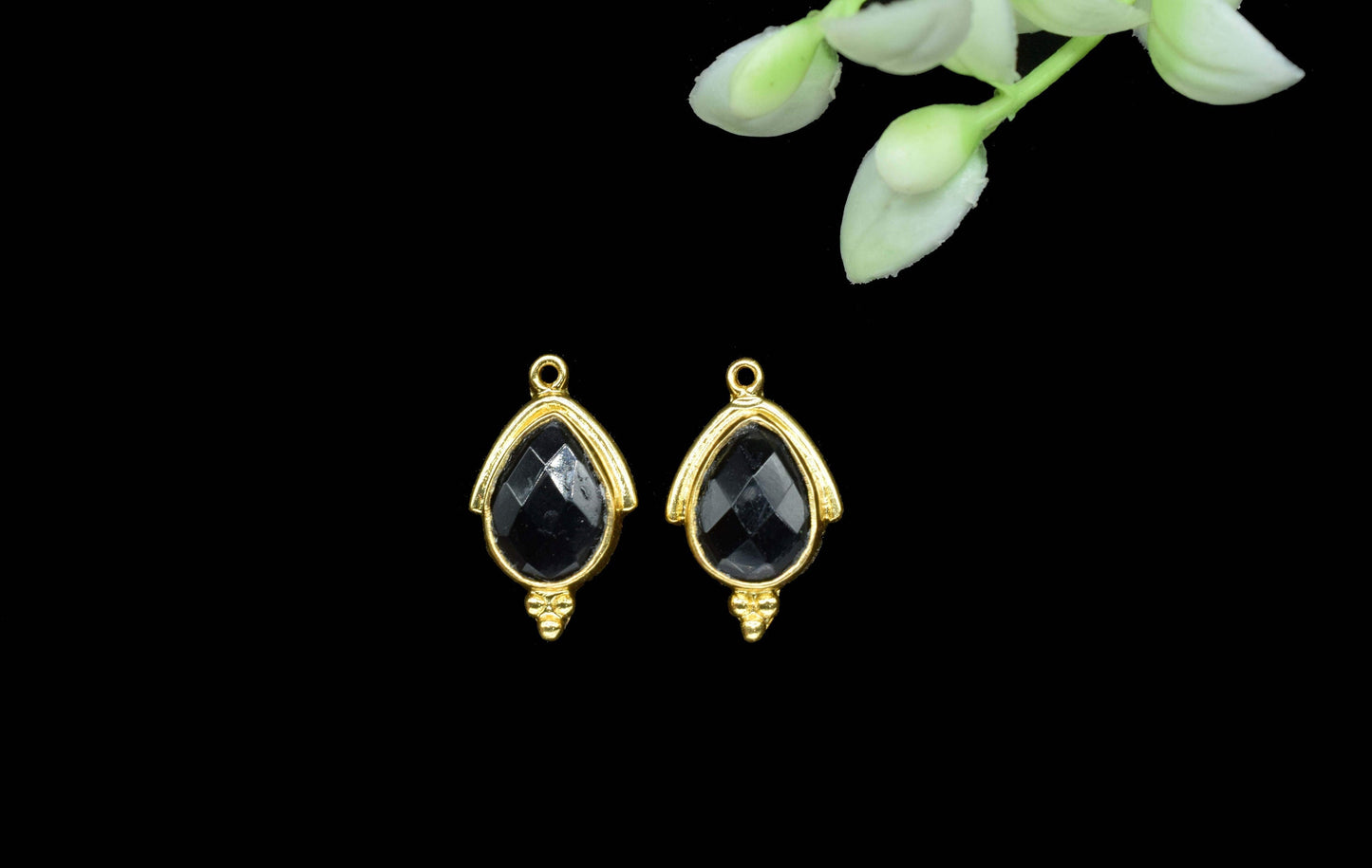Black Onyx 9x13mm Bezel Connector,Teardrop Shape Gold Plated bezel,Black Onyx Bezel,Black Onyx jewelry making charm,double bail connnectors