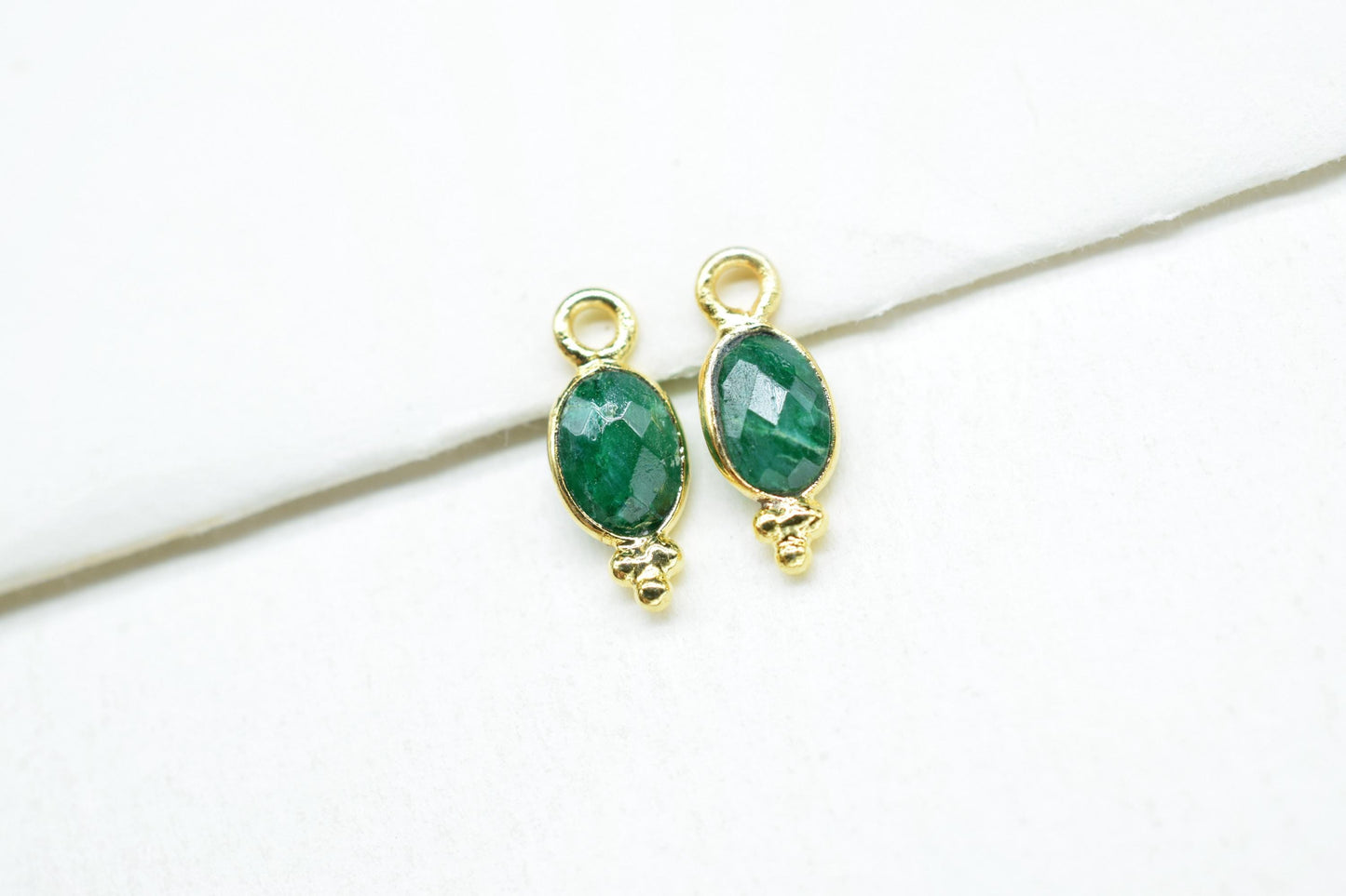 Gemstone Emerald Charms Connector/Handmade Jewelry/Gold Plated Connnector/Tiny Pendant/Emerald Pendant/Oval Shape Connector/Gemstone Charms