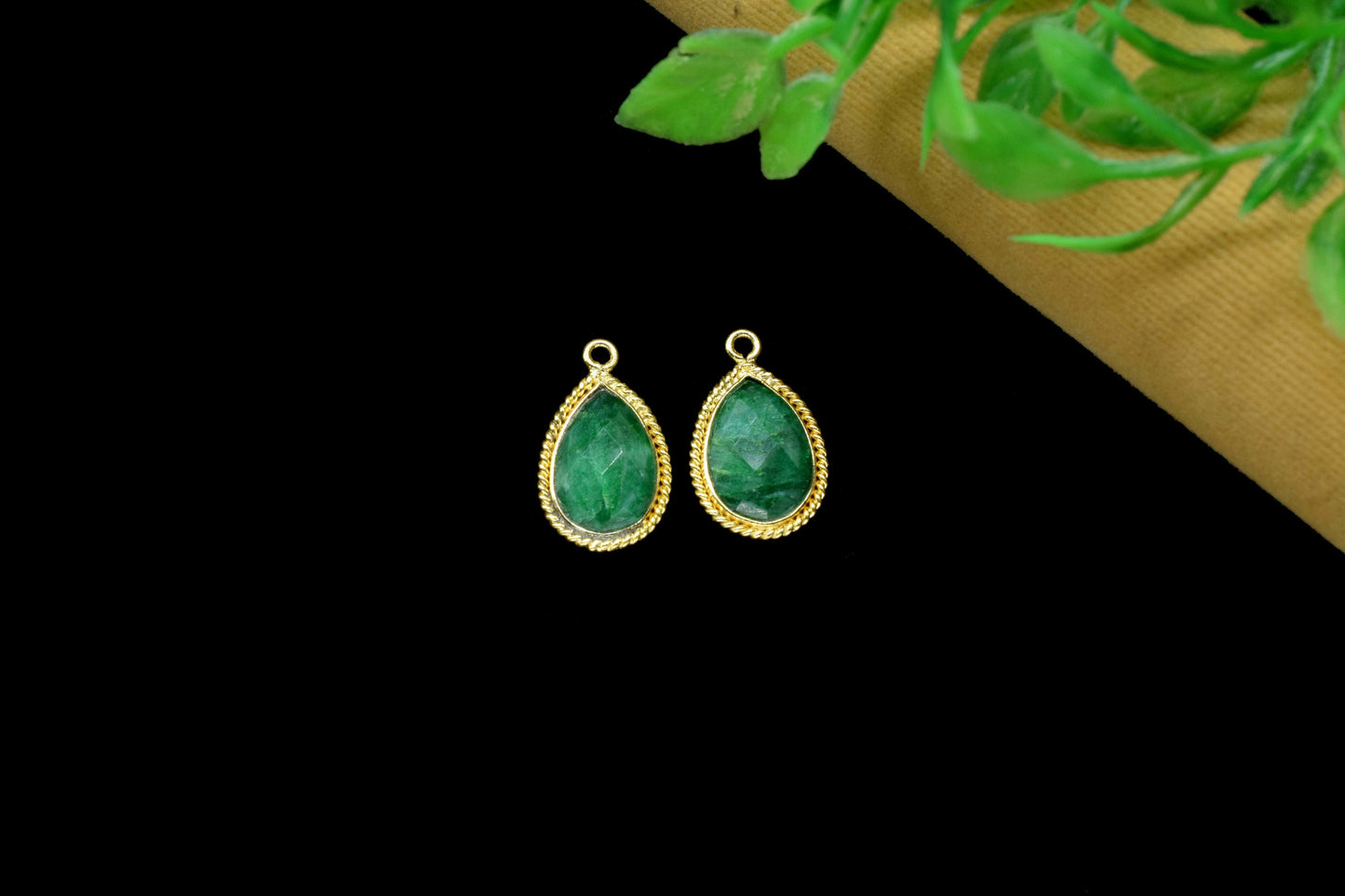 Natural Emerald 10x14mm Pear Shape Connector,Emerald Gold Plated Charms Connectors,Emerald Gemstone Single Bail Connectors Jewelry,Gift