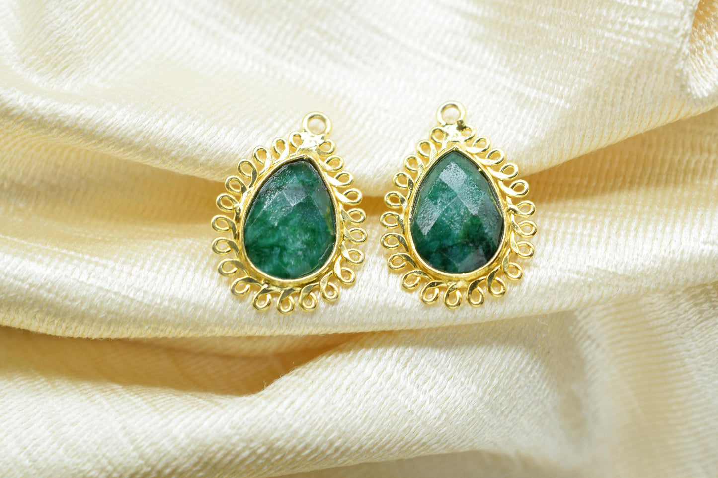 Emerald 10x14mm Teardrop Charms,Gemstone Teardrop Bezel,Handmade Pendant connector,Single Bail Pendant,Emerald Bezel Charms,Necklace Pendant
