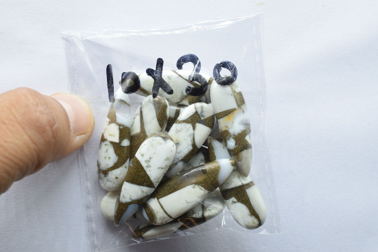 Copper Turquoise 10x30mm teardrop briolettes,Copper Turquoise Briolettes,Teardrop Briolettes,Copper Turquoise Briolette,Fancy Turquoise