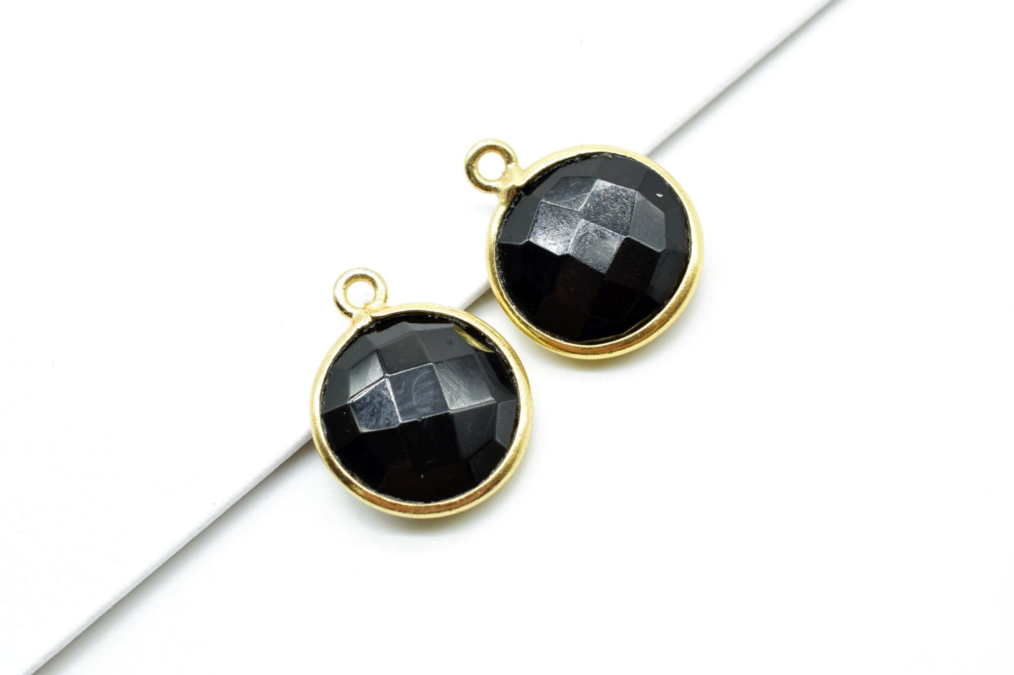 Black onyx 12mm charm,Black onyx Pendant,Black onyx Round Gold Plated bezel,black onyx Vermeil Bezel,jewelry making charm,Brass connectors