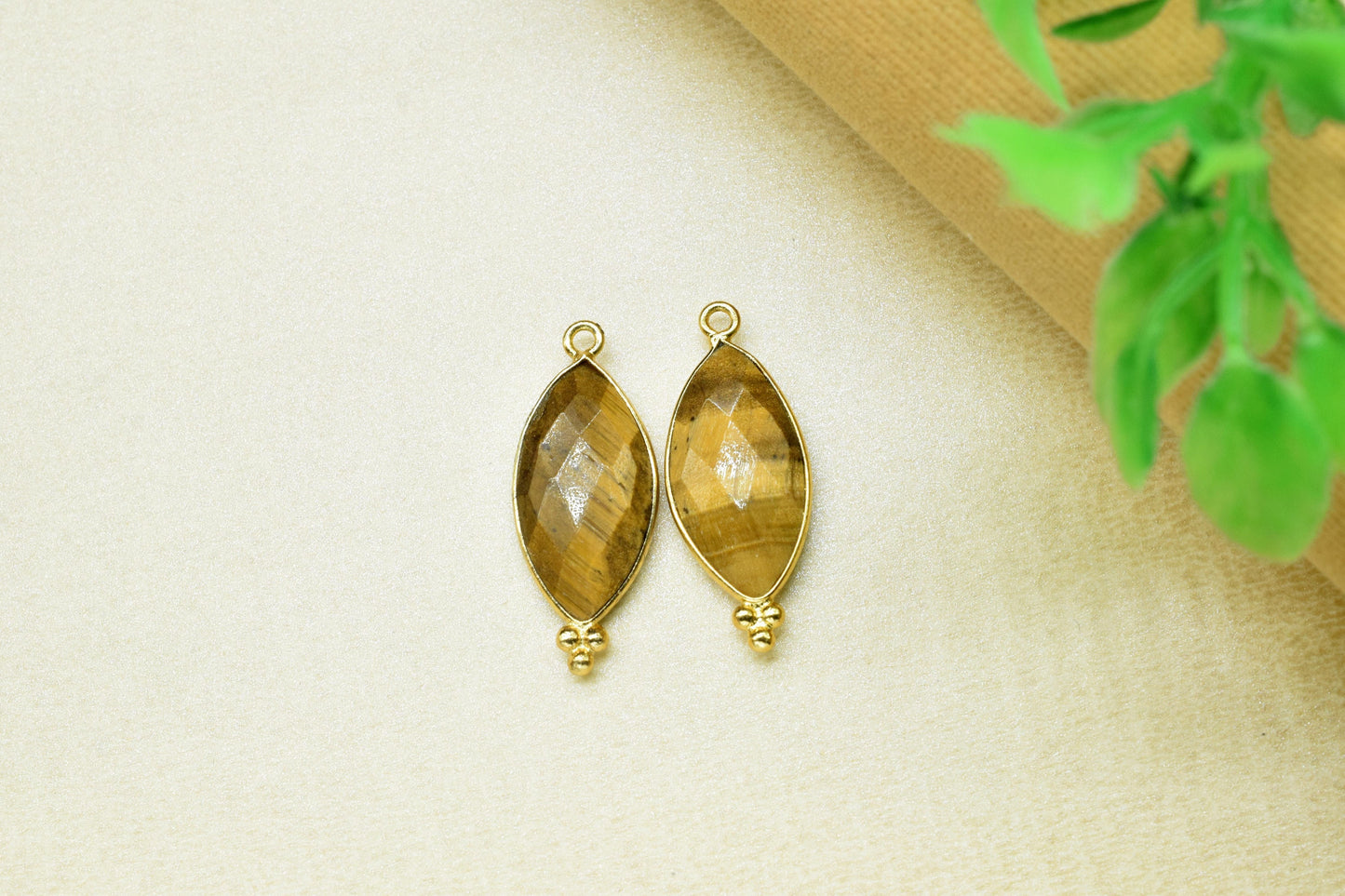 Natural Tiger Eye 10x20mm Marquise charms,Tiger Eye charms Pendant Jewelry Station Bezel Supplies,Tiger Eye Gold Plating single bail Pendant