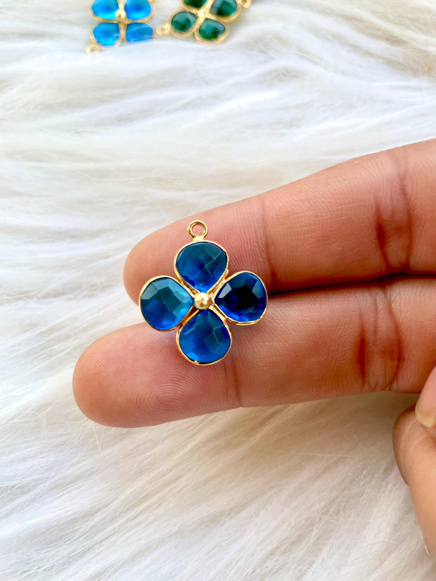 Blue Topaz Heart Shape Pendant,jewelry Component,Blue Topaz connectors,Topaz Bezel Charm,Jewelry Making Supply,Topaz Bracelet Charms,P123