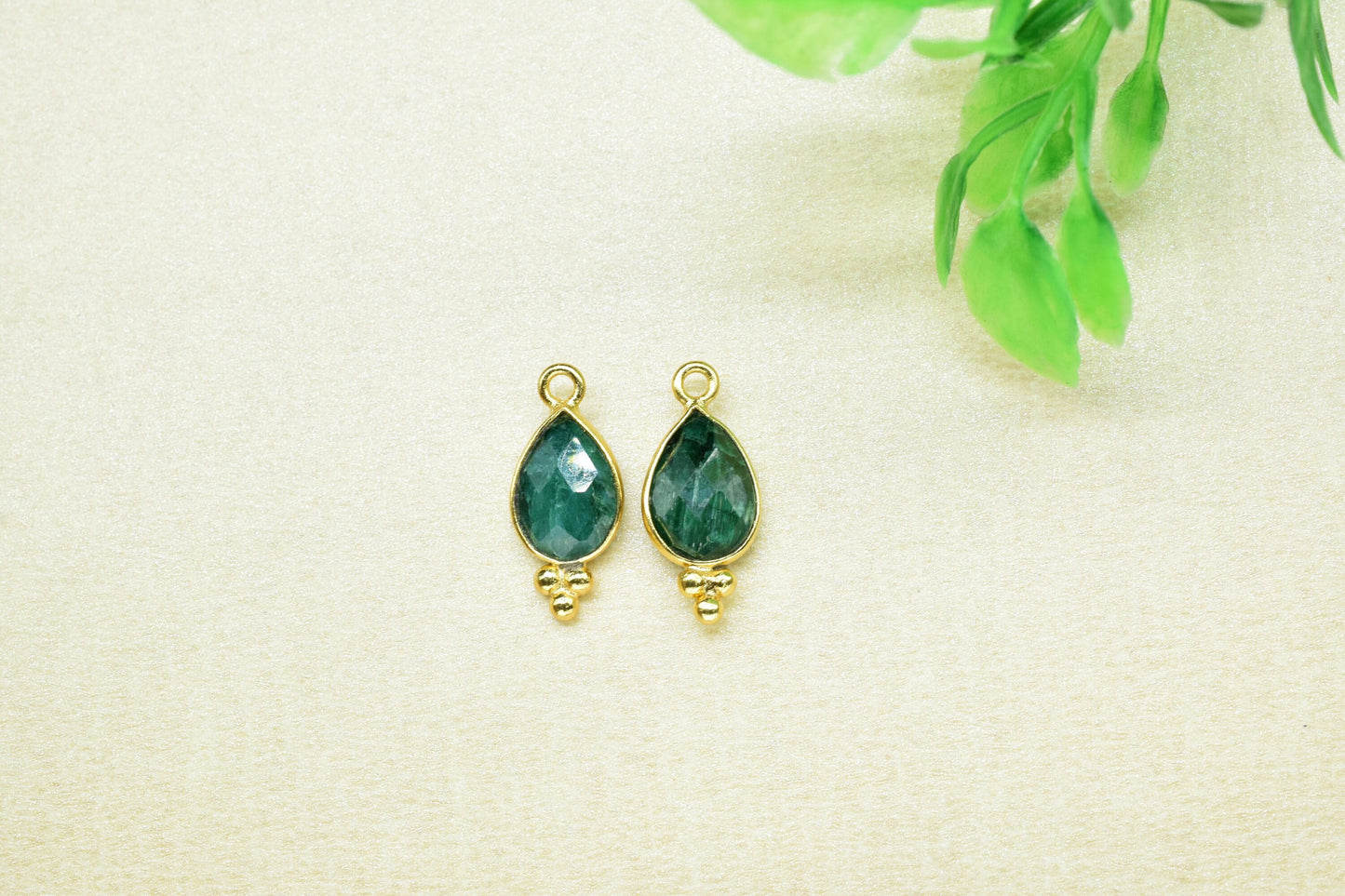 Emerald Gemstone 7x10mm Pear Shape Single Bail Connectors Jewelry,Emerald Gold Plated Charms Connectors,Emerald faceted Connector Jewelry,