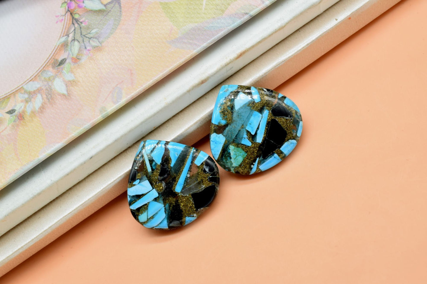 BLACK COPPER TURQUOISE Smooth Heart Shape Briolettes,20mm size.Rare Copper Turquoise Smooth Heart Shape Briolettes | Rare Copper Turquoise