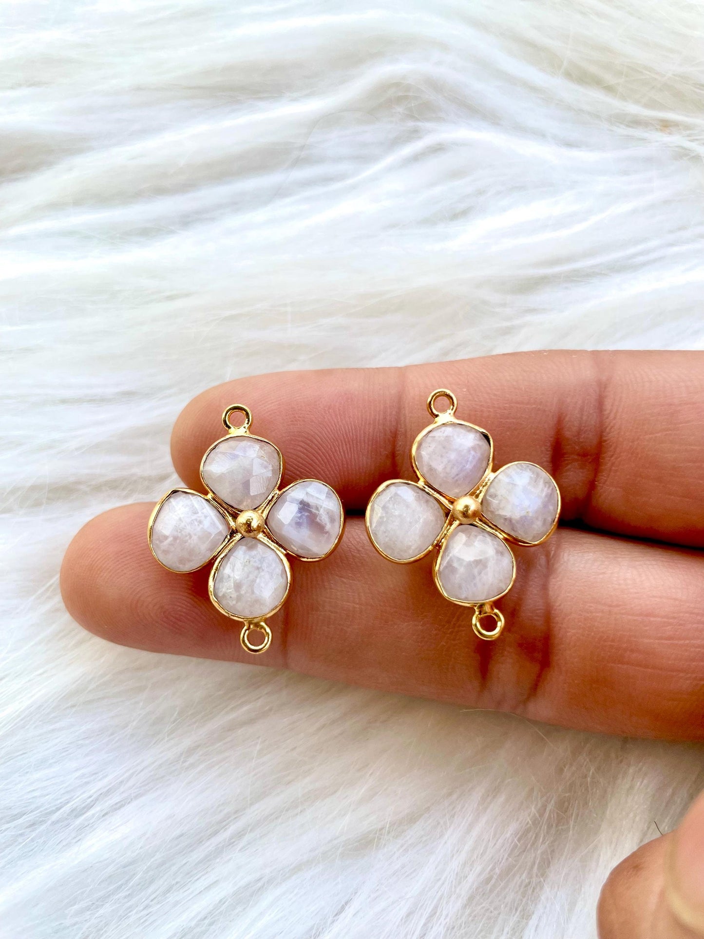Moonstone Heart Shape Pendant,Natural Gemstone jewelry,Moonstone Heart Shape Bezel Charms,Moonstone Bracelet Charm,Jewelry Making SupplyP123