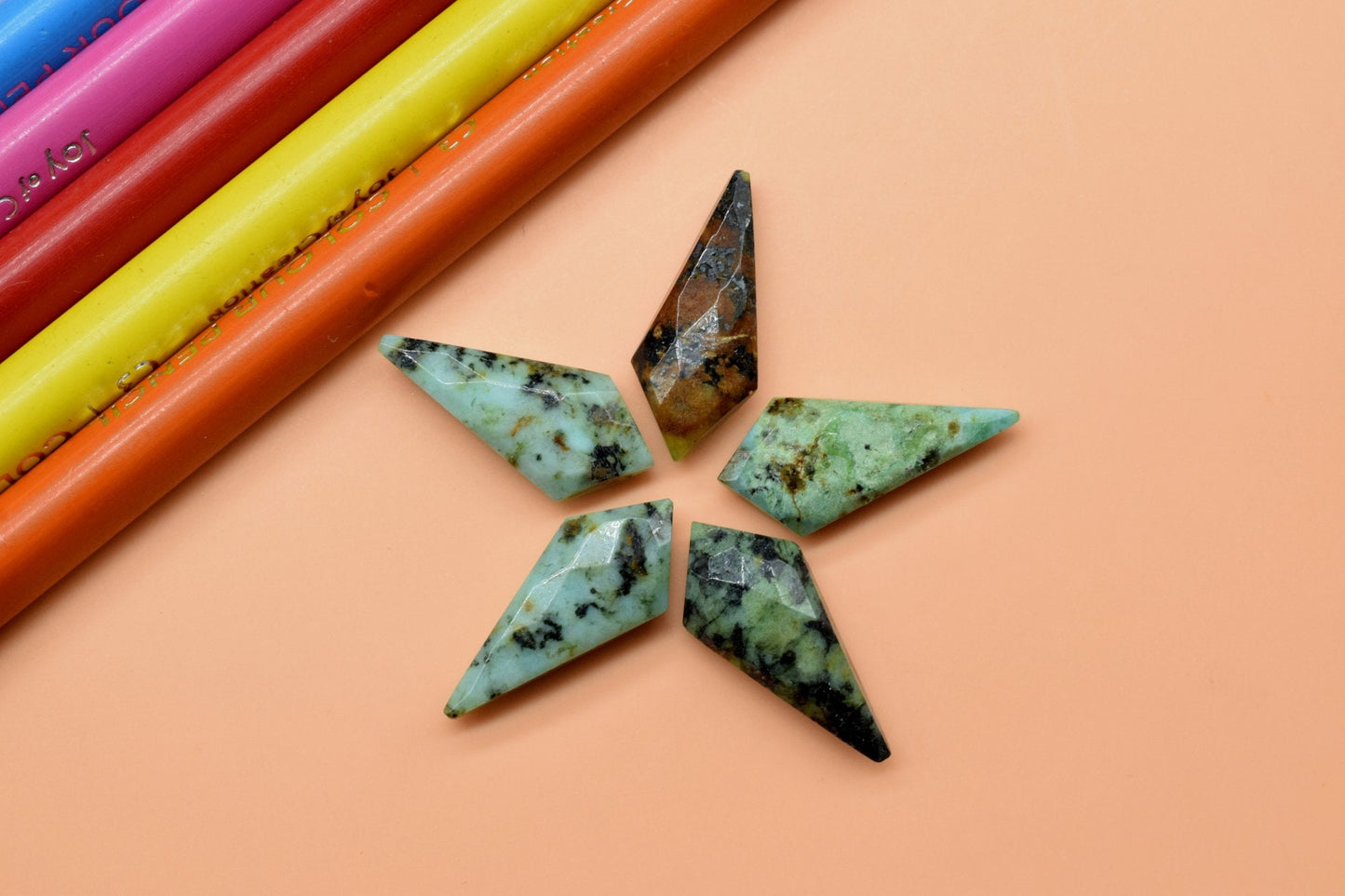 Ruby Zoisite 10x20mm Tie Shape Briolettes ,Fancy Shape beads,Jewelry Making Supply,jewelry Findings item,Zoisite Beads,Gemstone briolettes