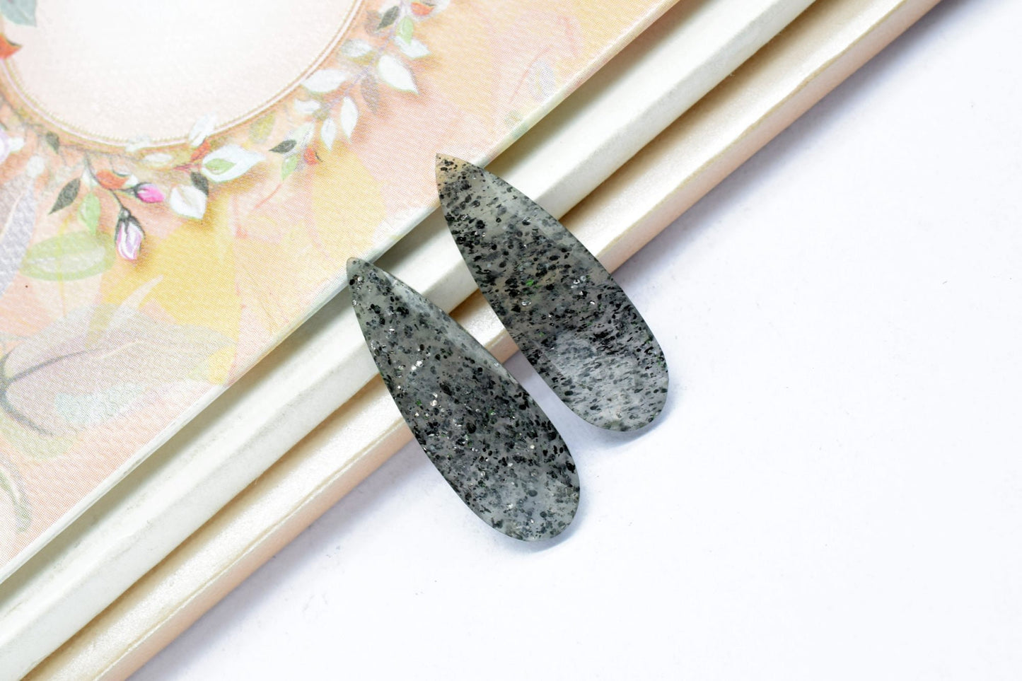 Black Sunstone Long tear drop 10x30mm Briolettes,Black Sunstone Briolette,Black Sunstone Tear Drop Briolettes,Sunstone Jewelry making supply