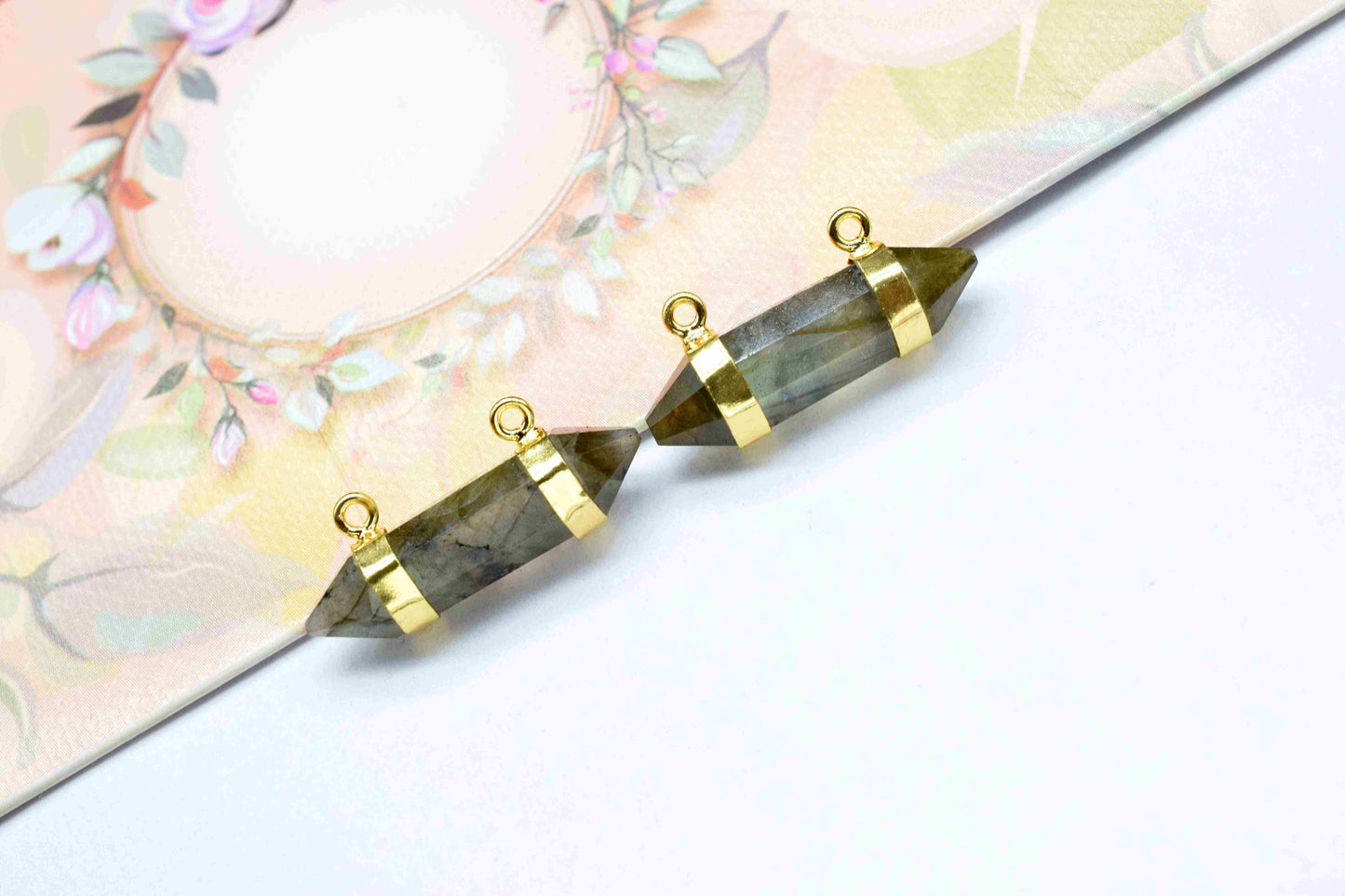 Labradorite Point Pendant,Grey Gemstone Pendant,Pencil Connector,Labradorite Pendant Jewelry,Pencil Point Pendant,Gold Handmade Jewelry,Gift