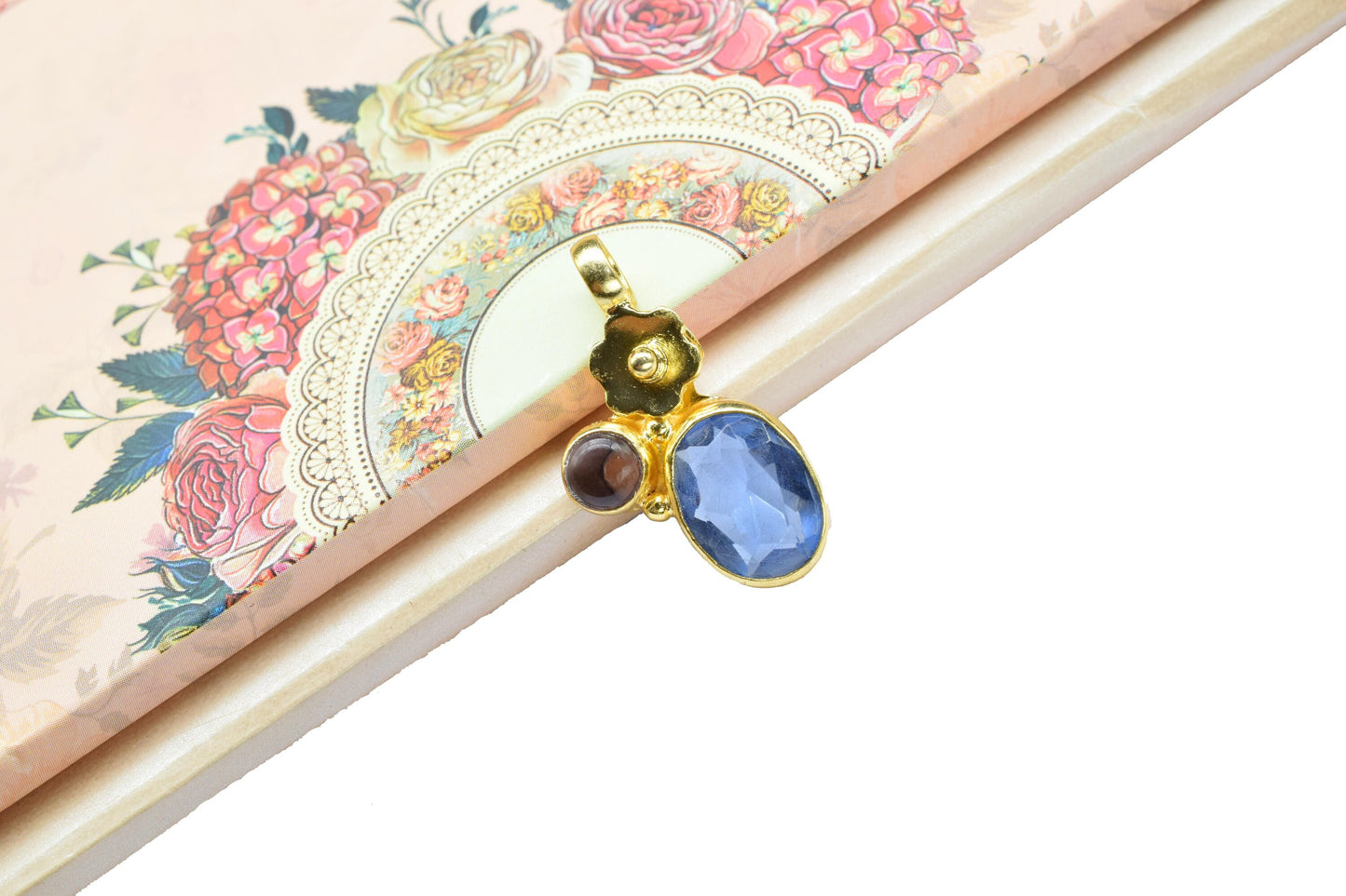 Tanzanite Oval Shape Pendants Charm,Statement Pendants,Loop Pendant,Brass Pendant,Handmade Craft Pendant Jewelry,Gemstone Amethyst Pendant